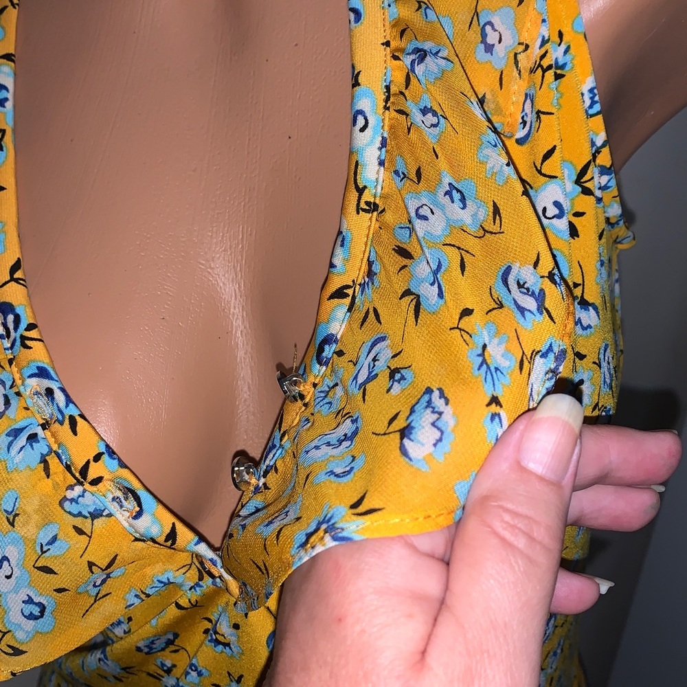 5 Ladies Tops - Most Small - Picture 9 of 13